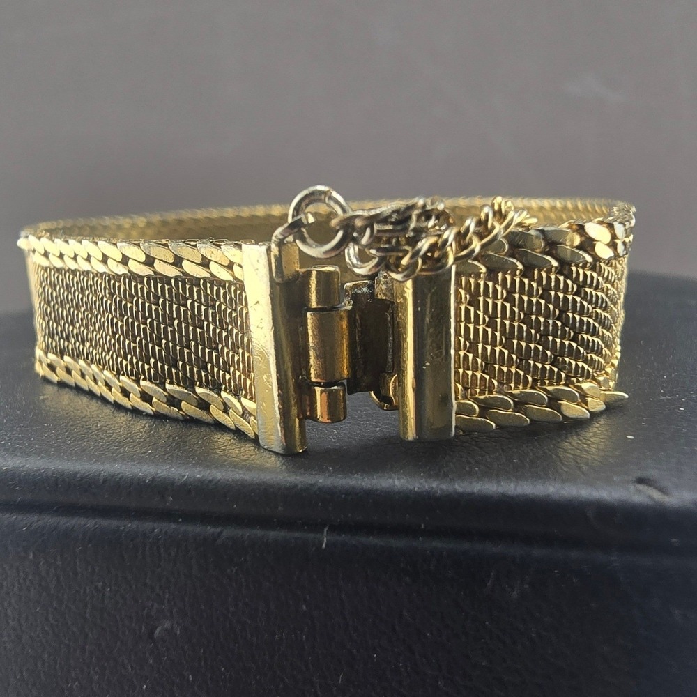 Vintage Monet Bracelet Gold Tone Mesh Textured 7in